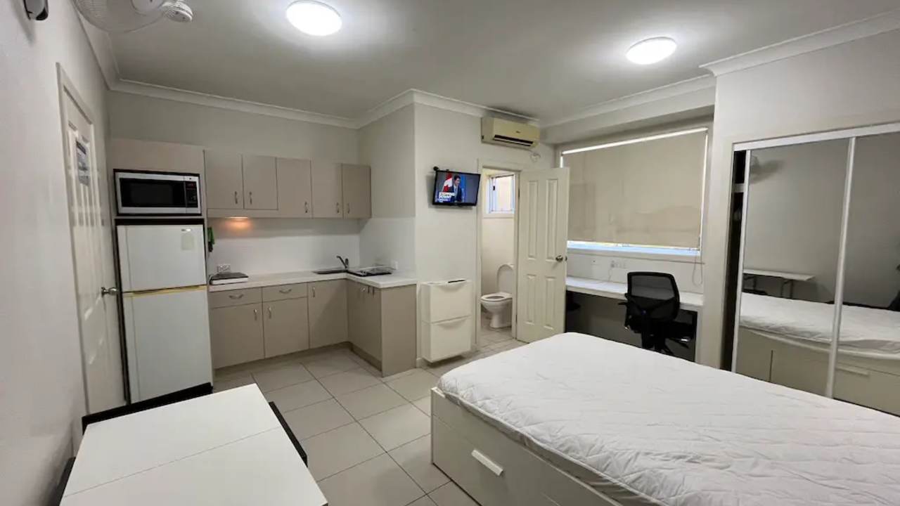 Furnished room studio flat for rent