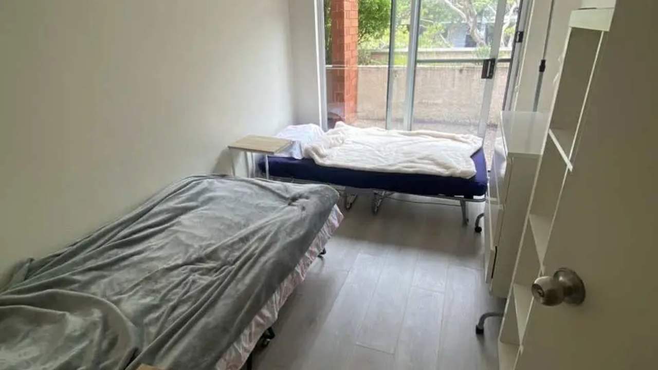 Furnished room in a flatshare