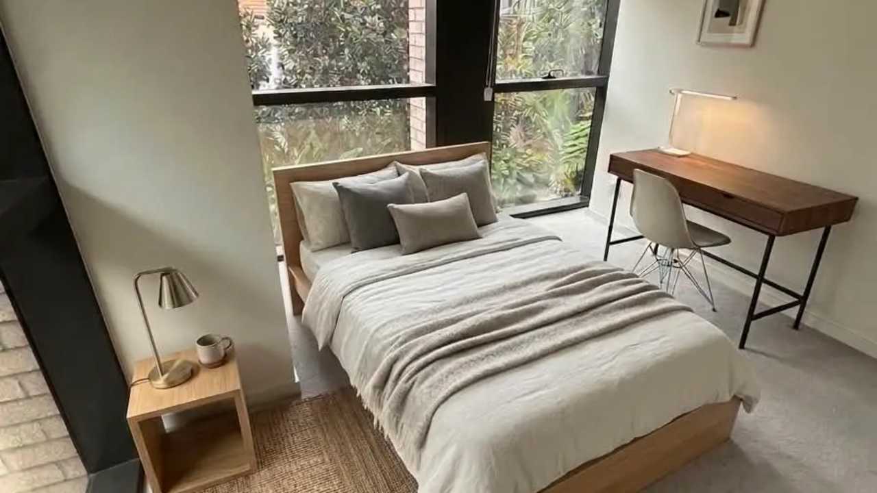 Unfurnished room in a flatshare