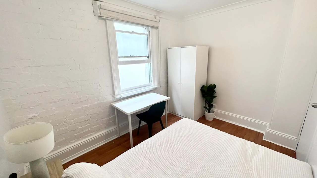 Room in a share house