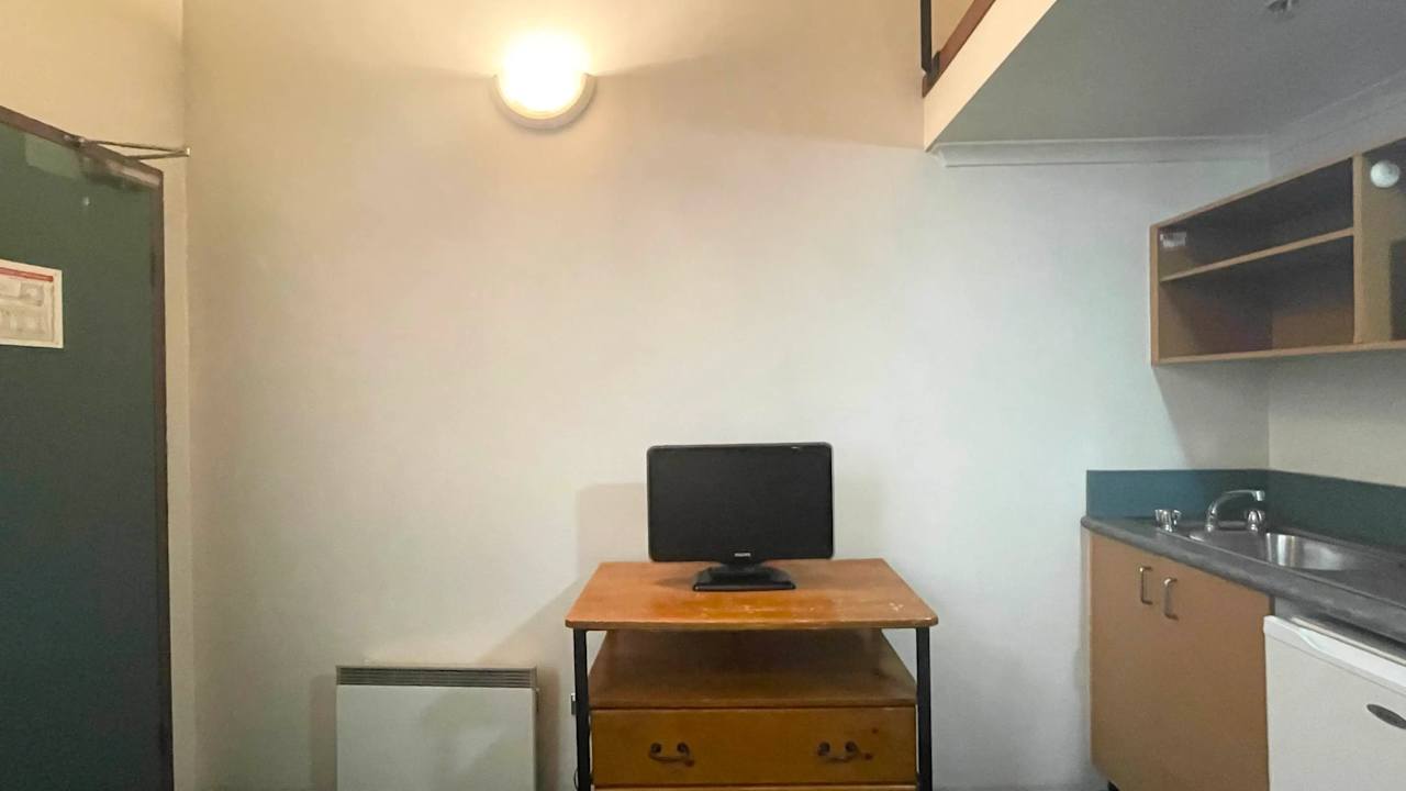 Furnished room studio flat for rent
