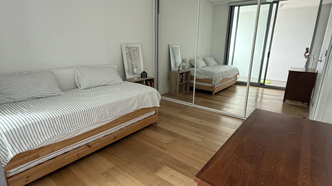 Furnished room in a flatshare