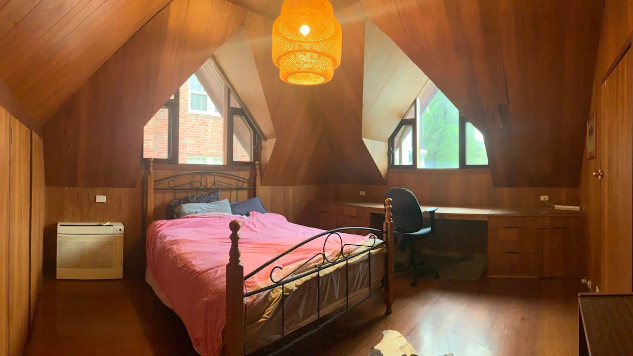 Furnished room in a share house