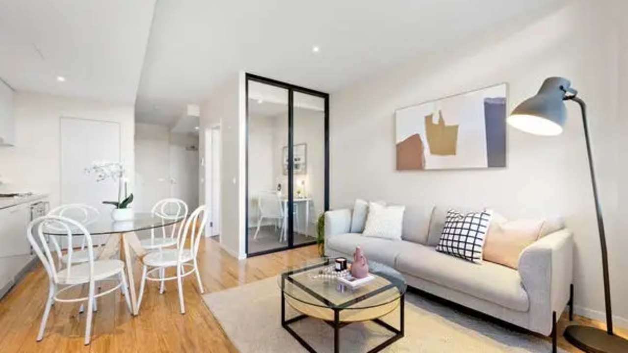 Unfurnished room with own bathroom