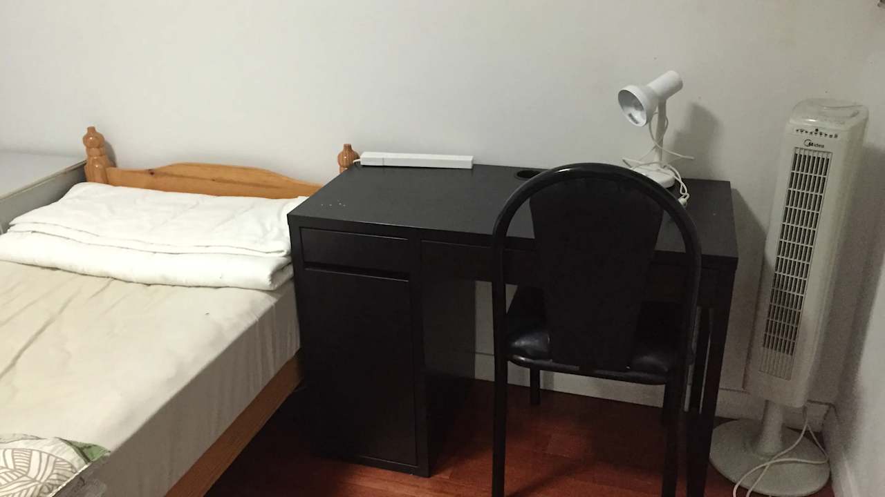 Furnished room in a flatshare