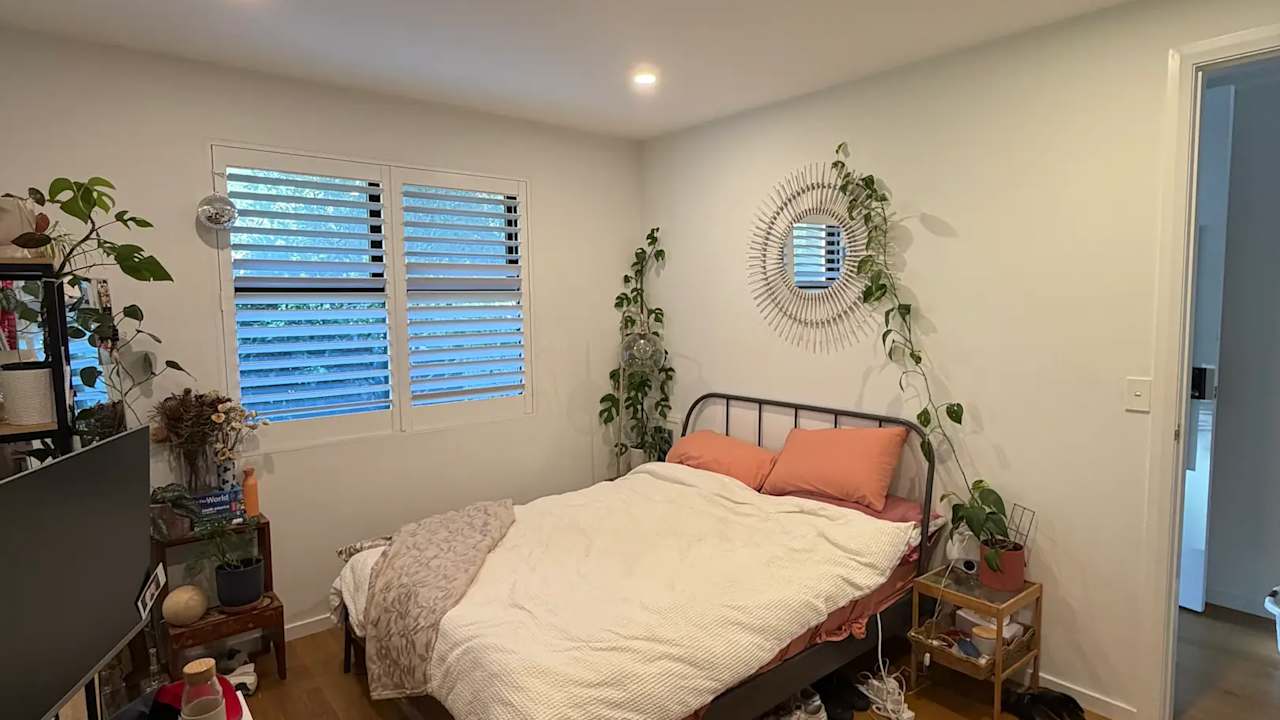 Unfurnished room with own bathroom