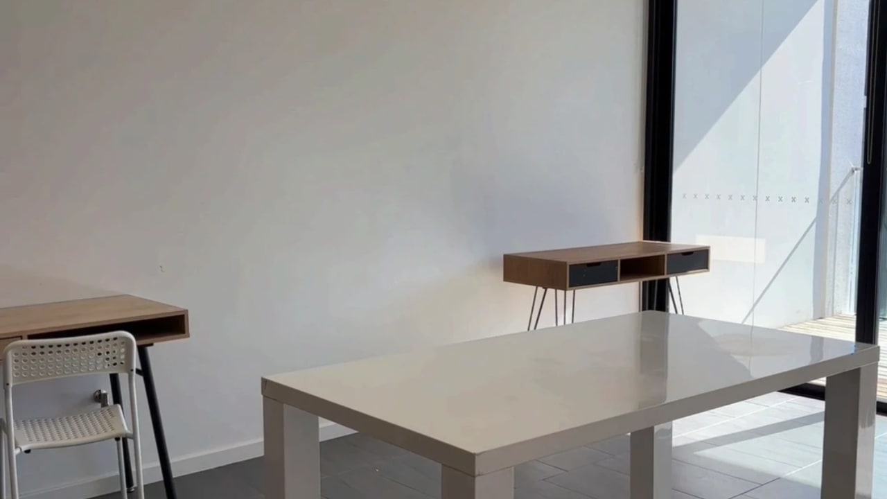 Furnished room in a flatshare