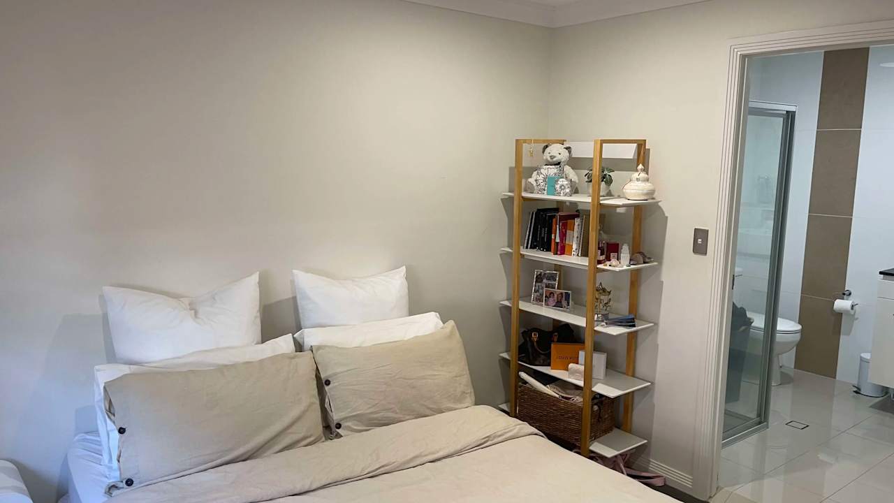 Unfurnished room with ensuite in a flatshare