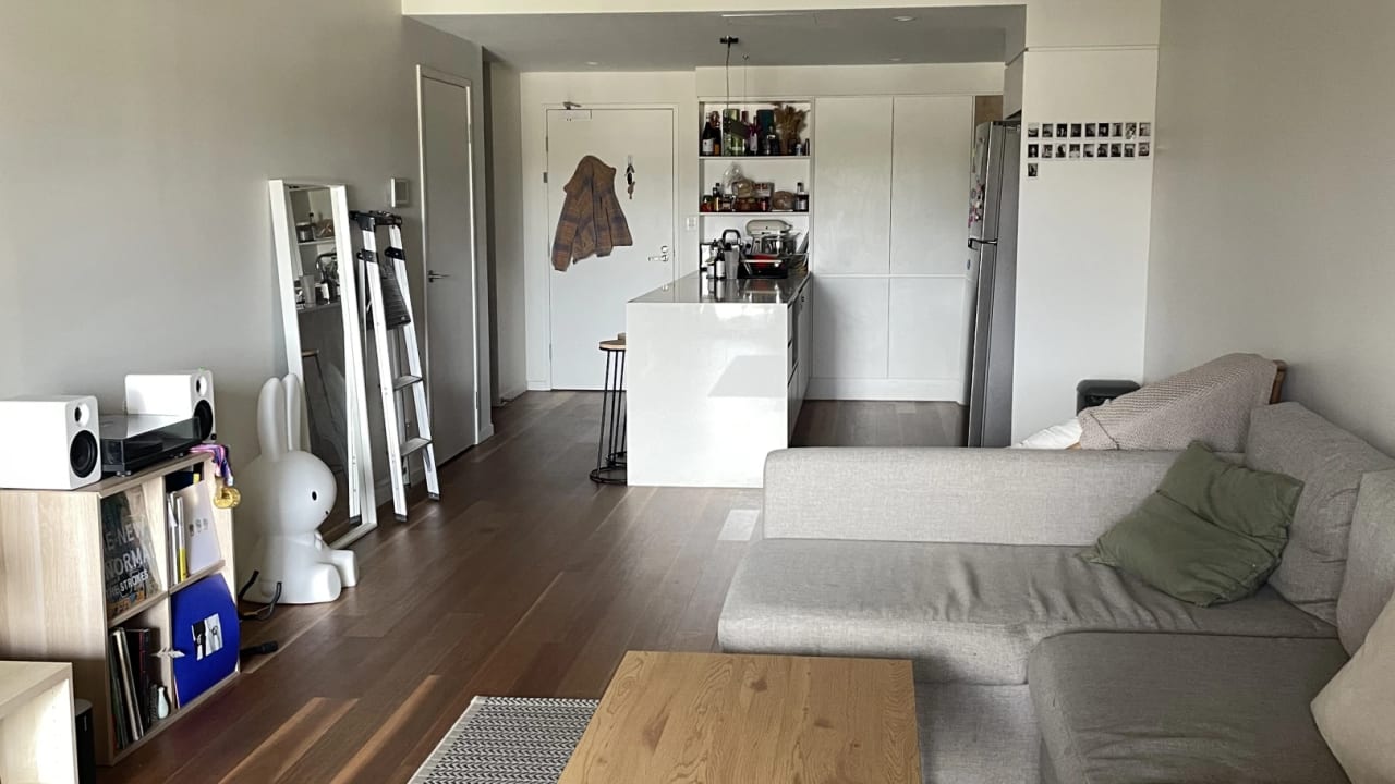 Unfurnished room with own bathroom