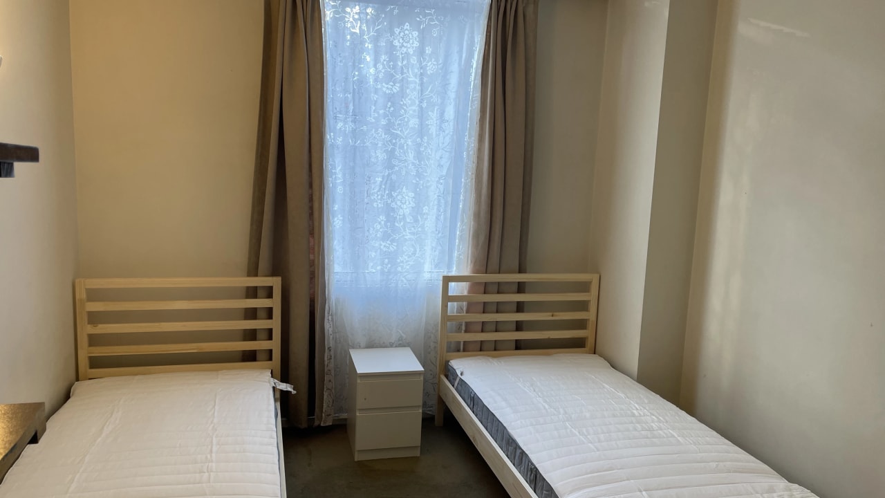 Furnished room in a flatshare