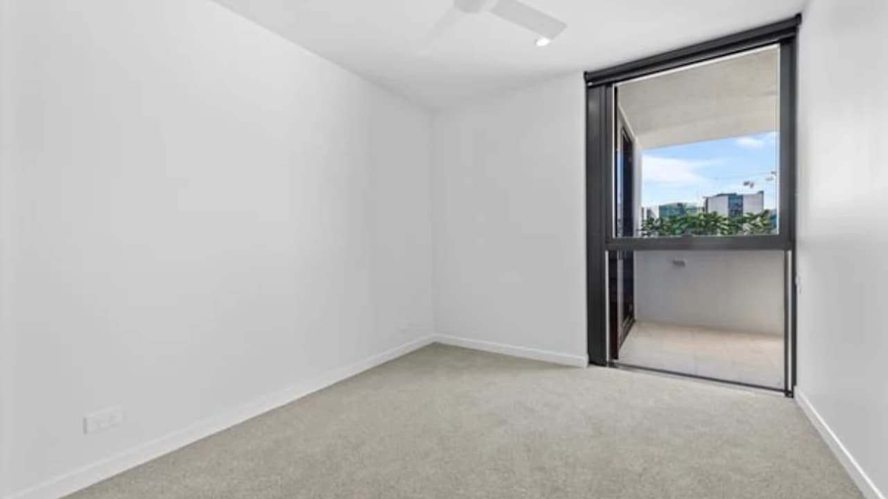 Unfurnished room with own bathroom