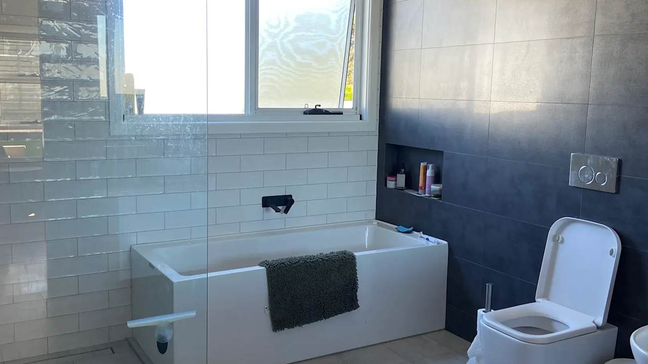 Unfurnished room in a share house