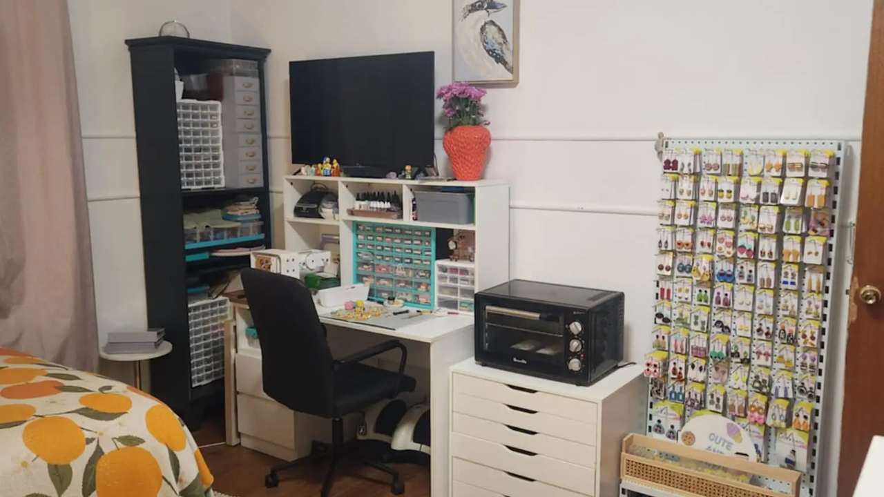 Furnished room in a share house