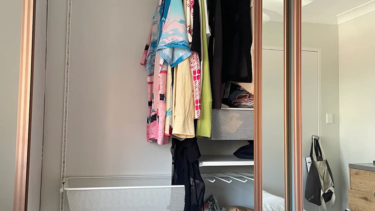 Unfurnished room in a flatshare