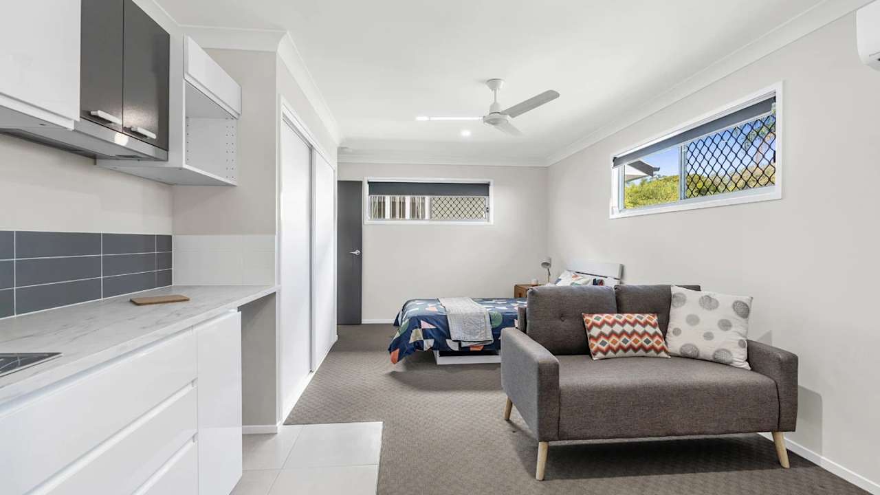 Furnished room studio flat for rent