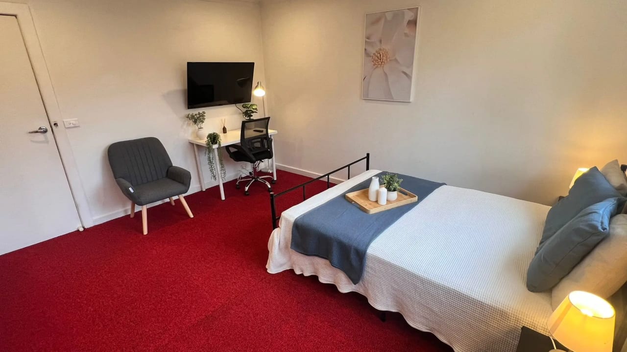 Furnished room in a share house