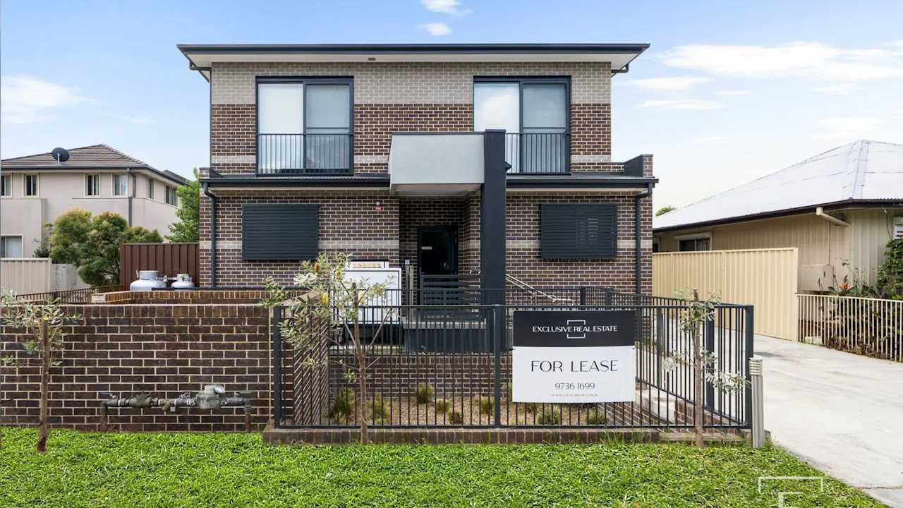 Unfurnished room studio flat for rent