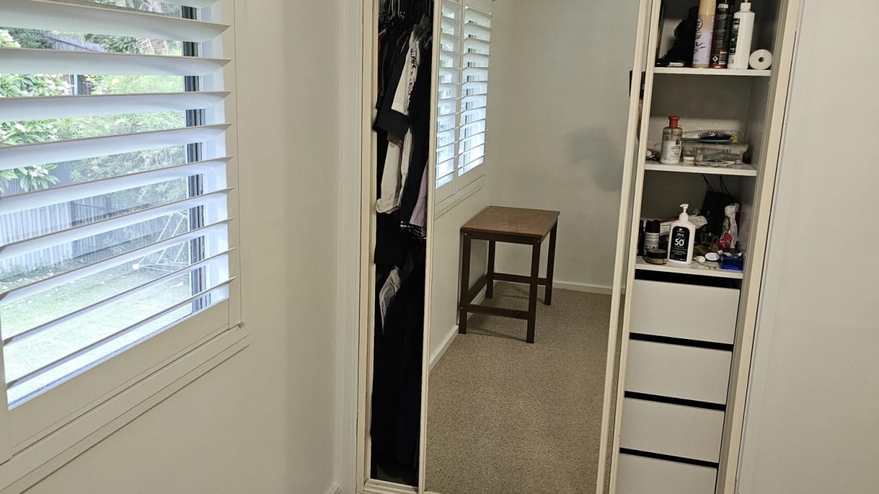 Furnished room in a share house