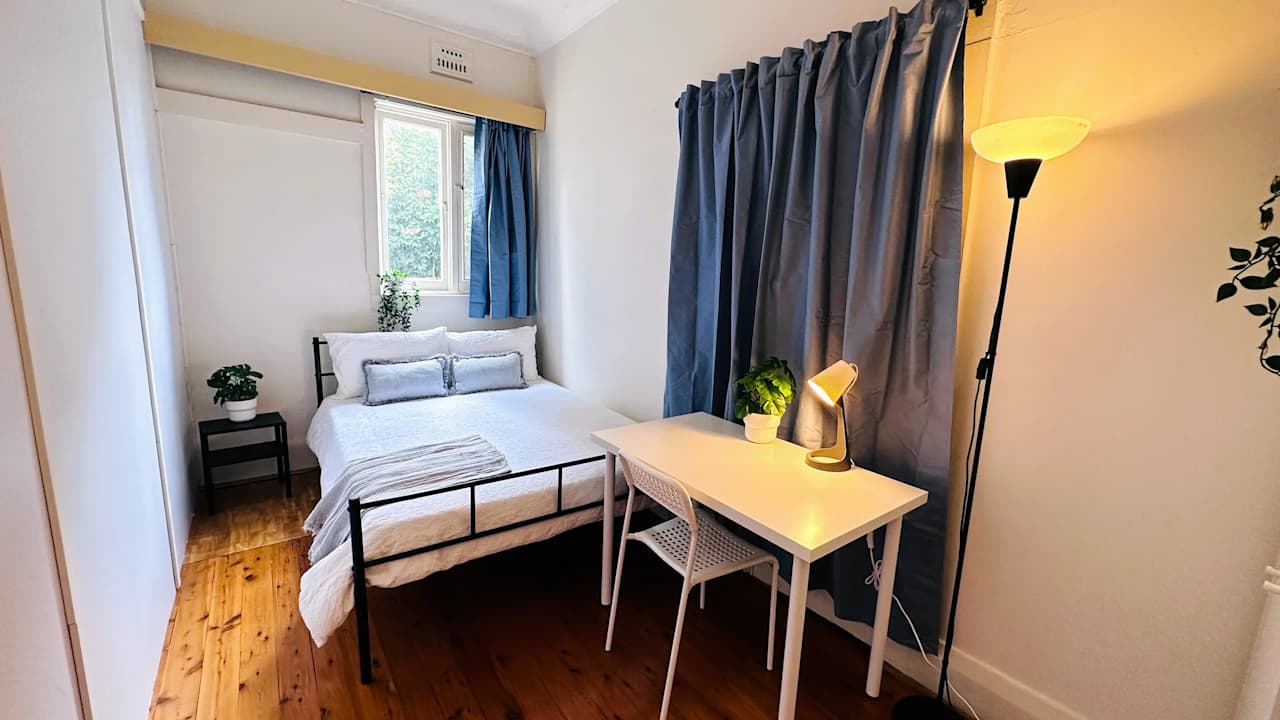 Furnished room in a share house