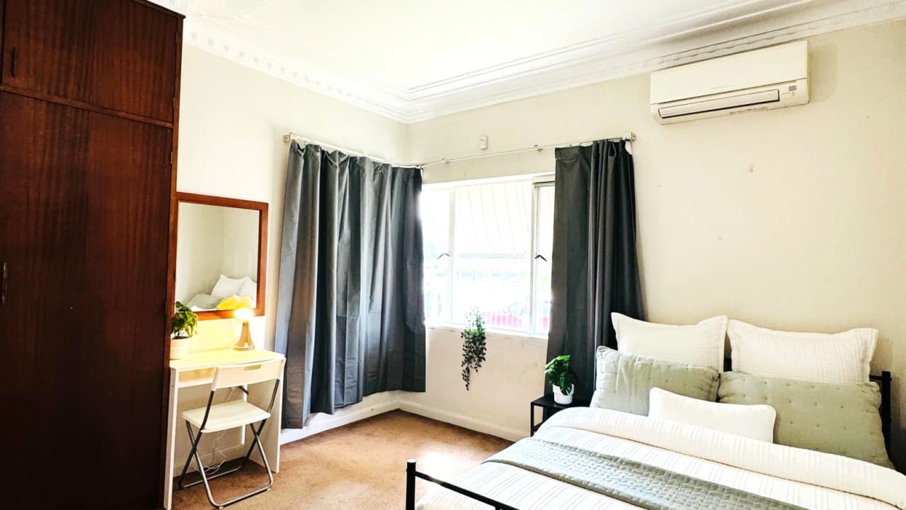 Furnished room in a share house