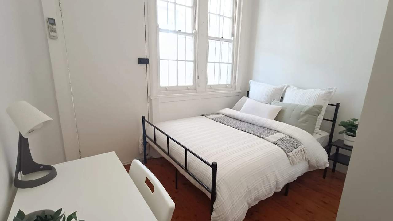 Furnished room in a share house