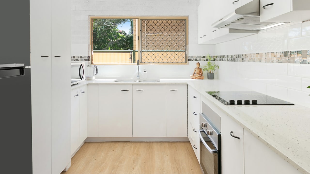 Unfurnished room in a flatshare