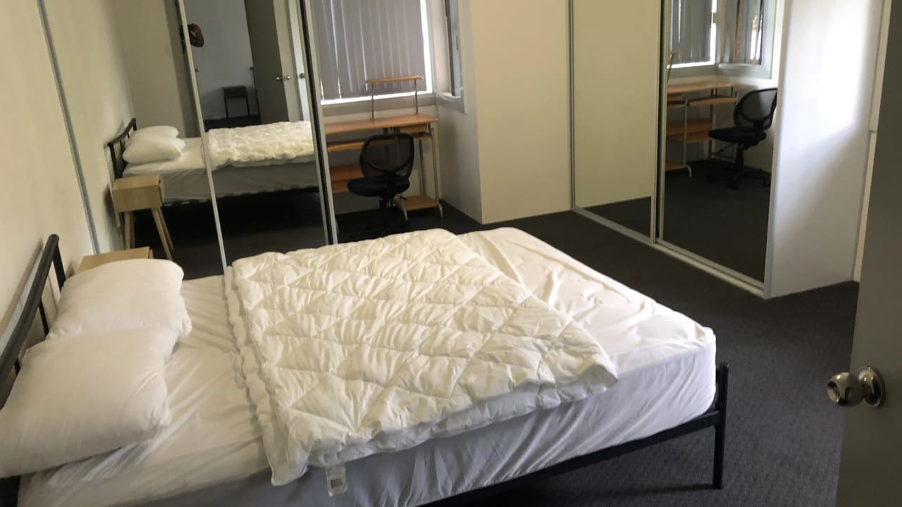 Furnished room with ensuite in a flatshare