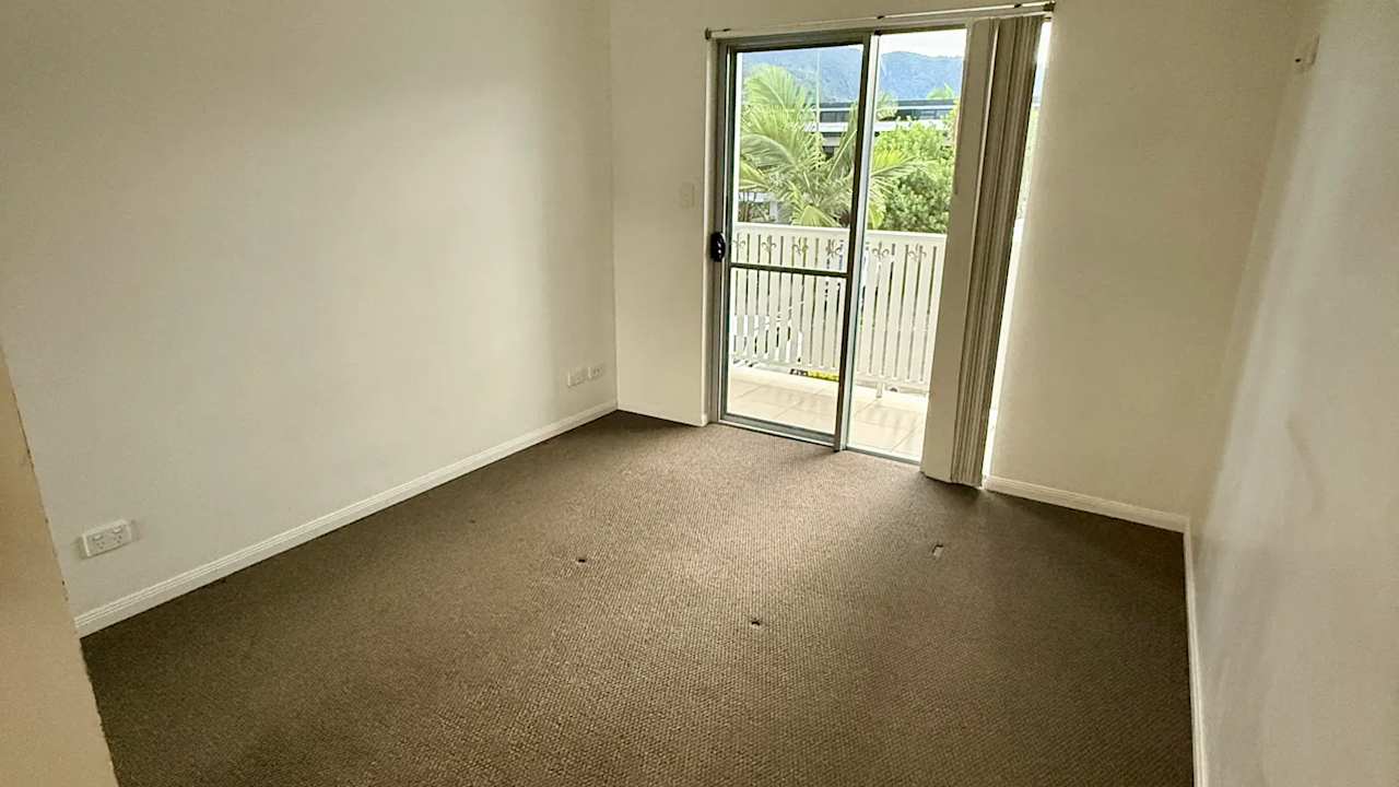 Unfurnished room with own bathroom