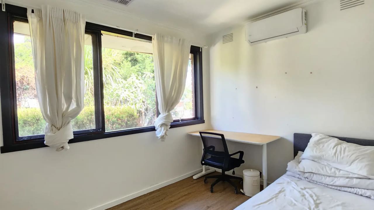 Furnished room in a share house