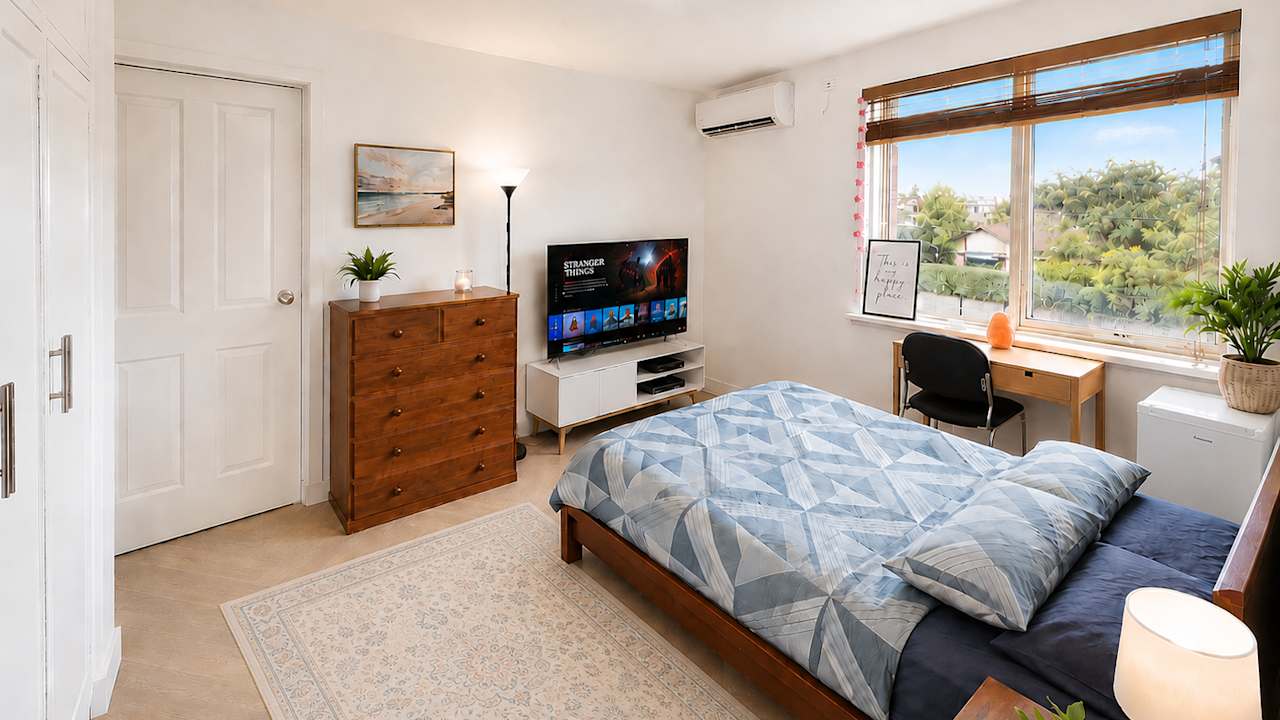 Furnished room in a share house