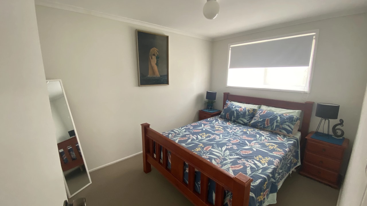 Furnished room in a flatshare