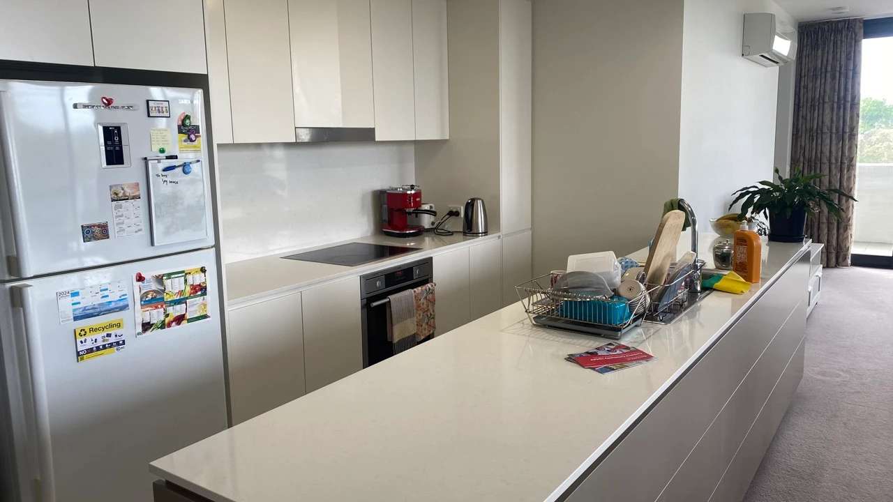 Unfurnished room in a flatshare