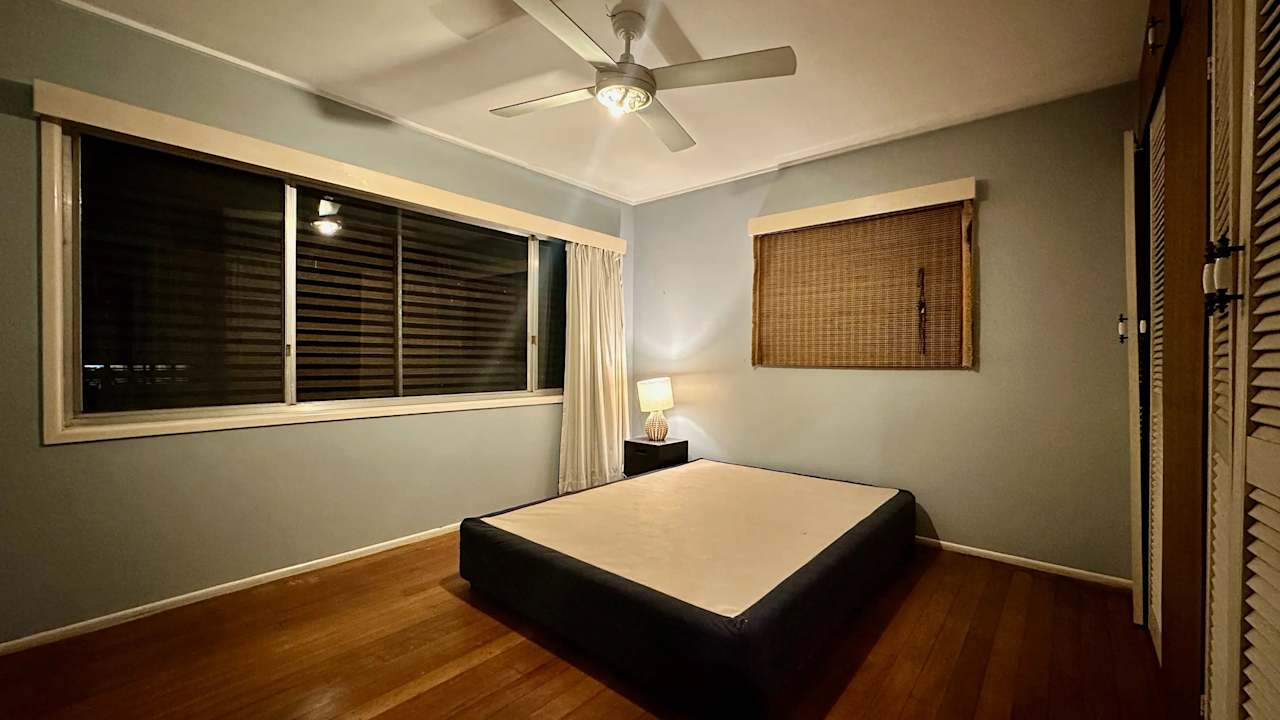 Room in a share house