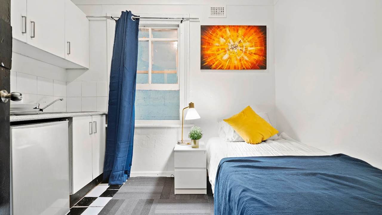 Furnished room in a share house