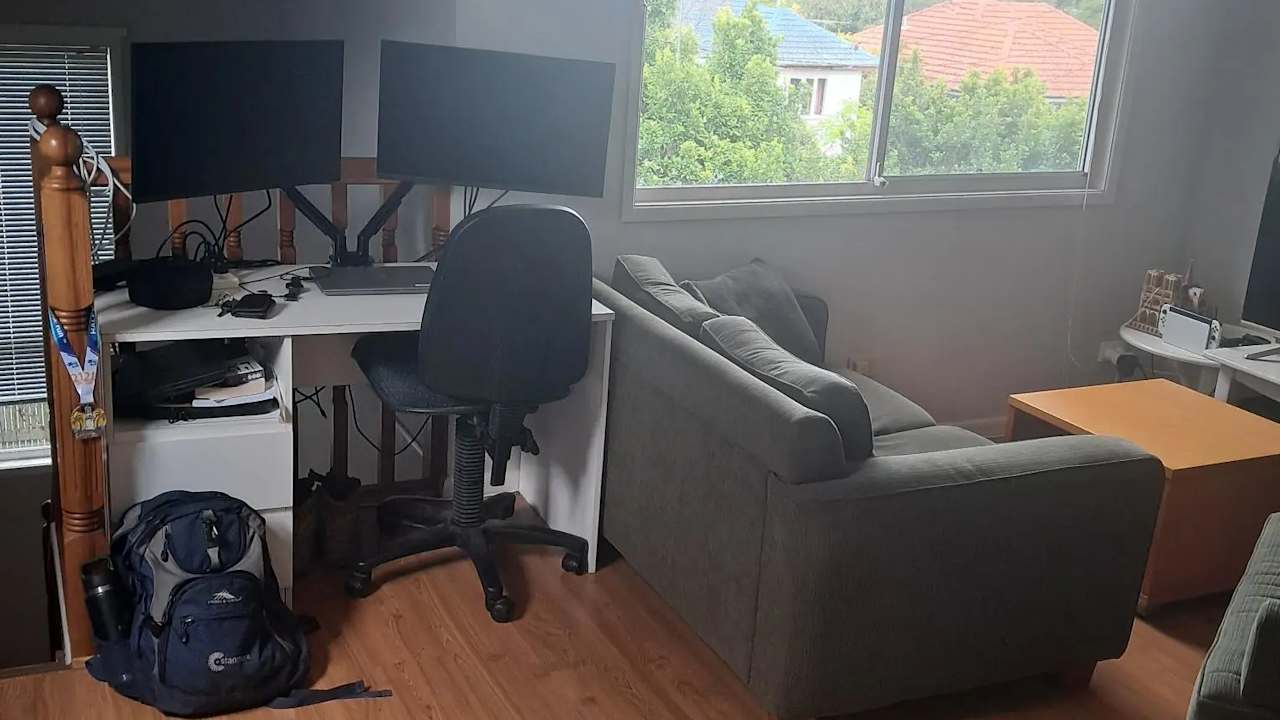 Unfurnished room in a flatshare