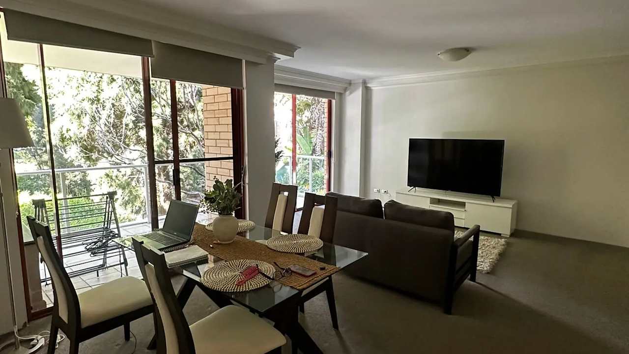 Furnished room in a flatshare