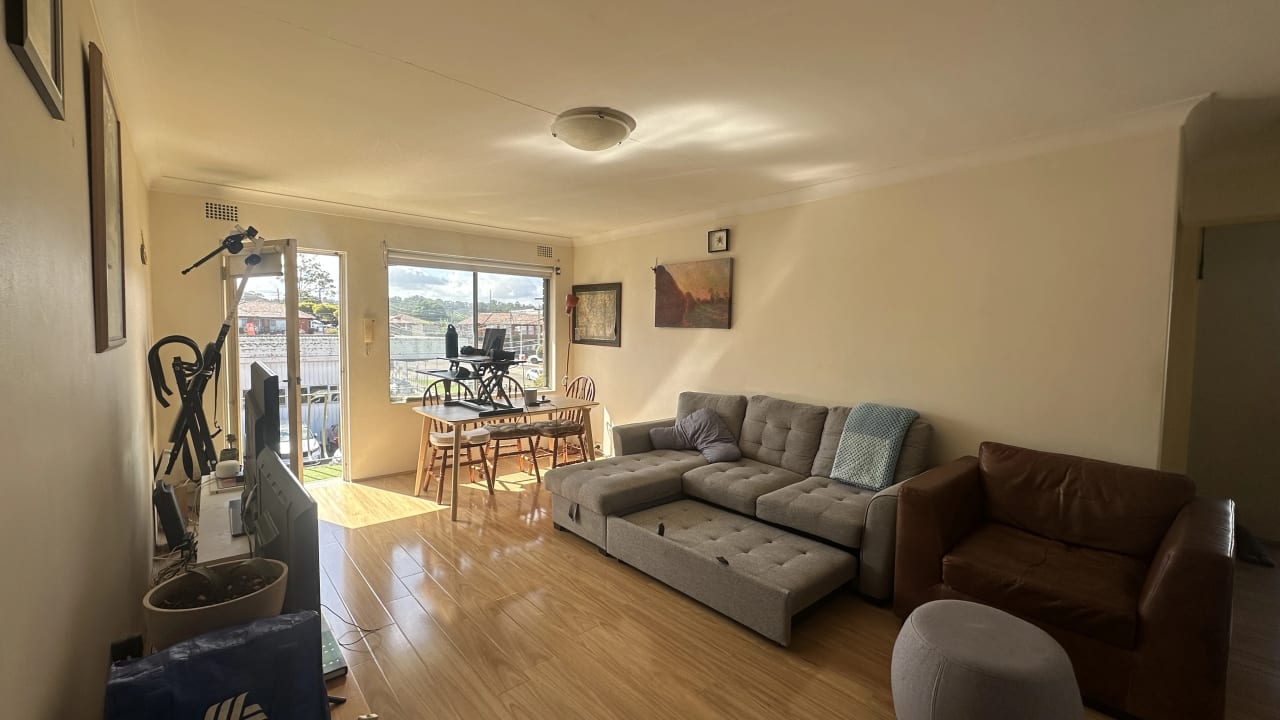 Furnished room in a flatshare