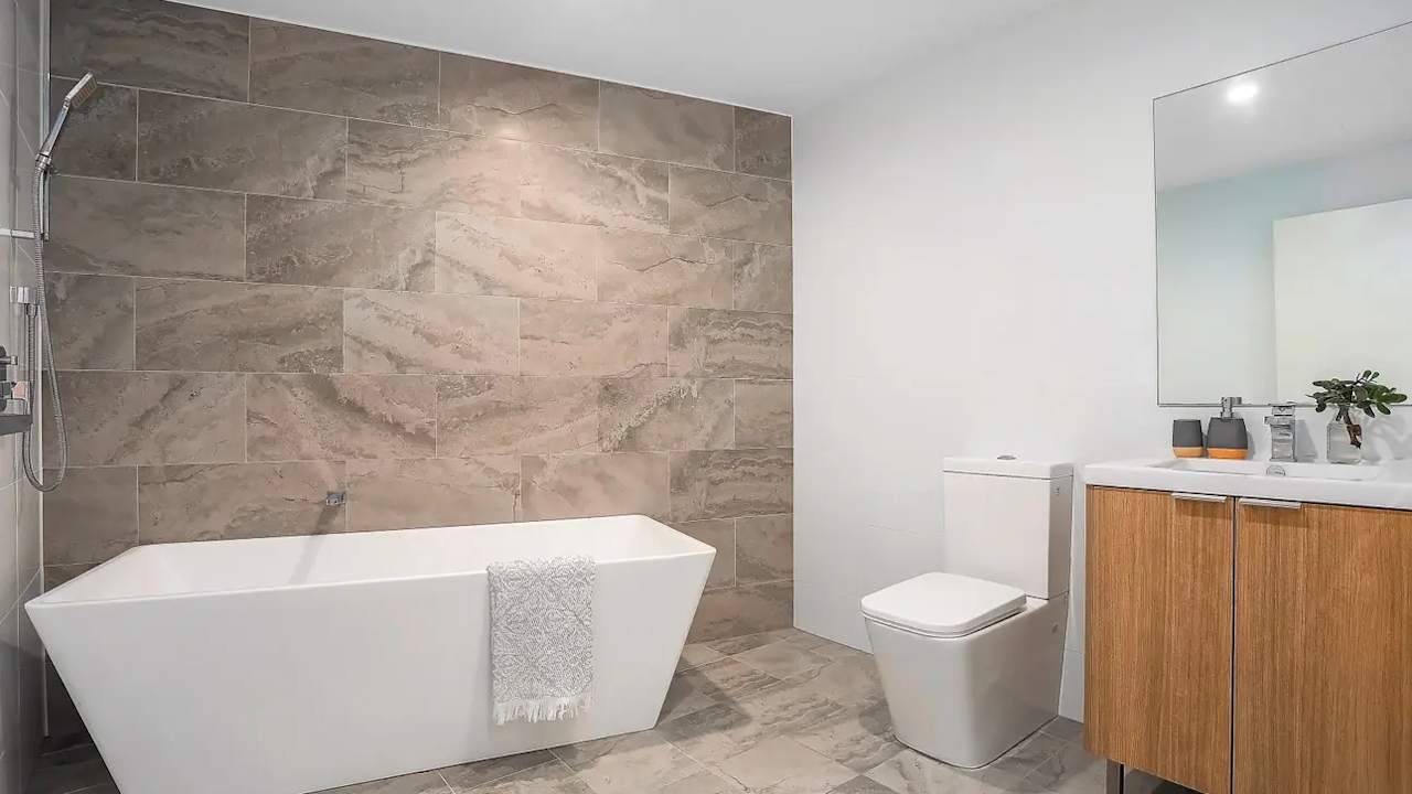 Furnished room with own bathroom