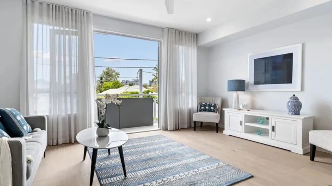 Furnished room in a share house