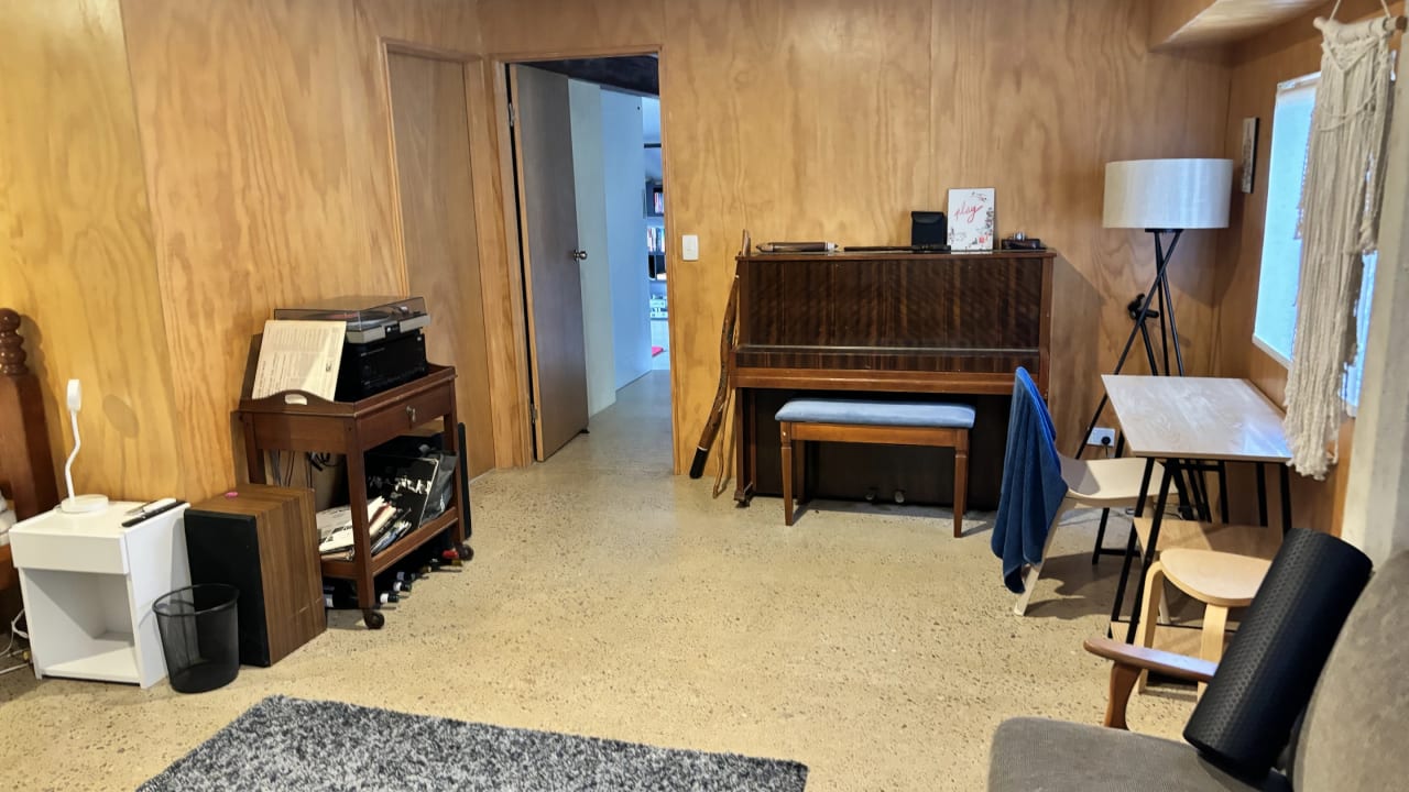 Furnished room with own bathroom