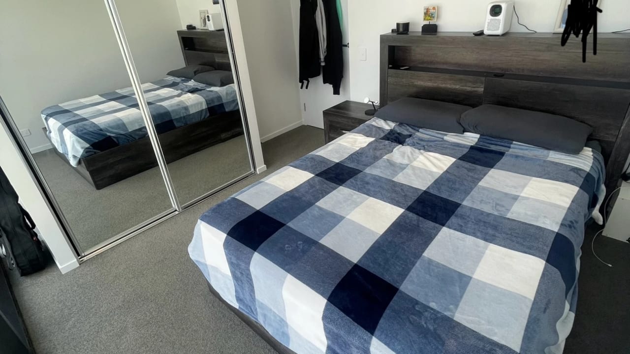 Unfurnished room with own bathroom
