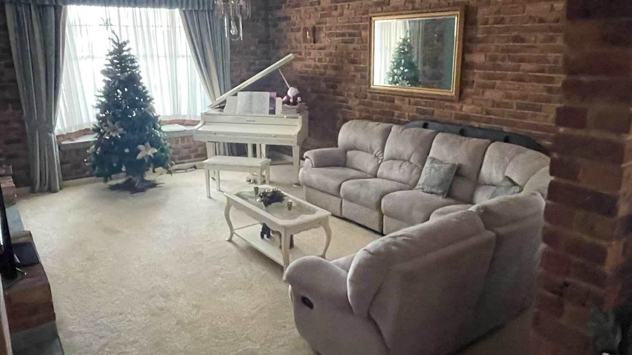Furnished room with own bathroom