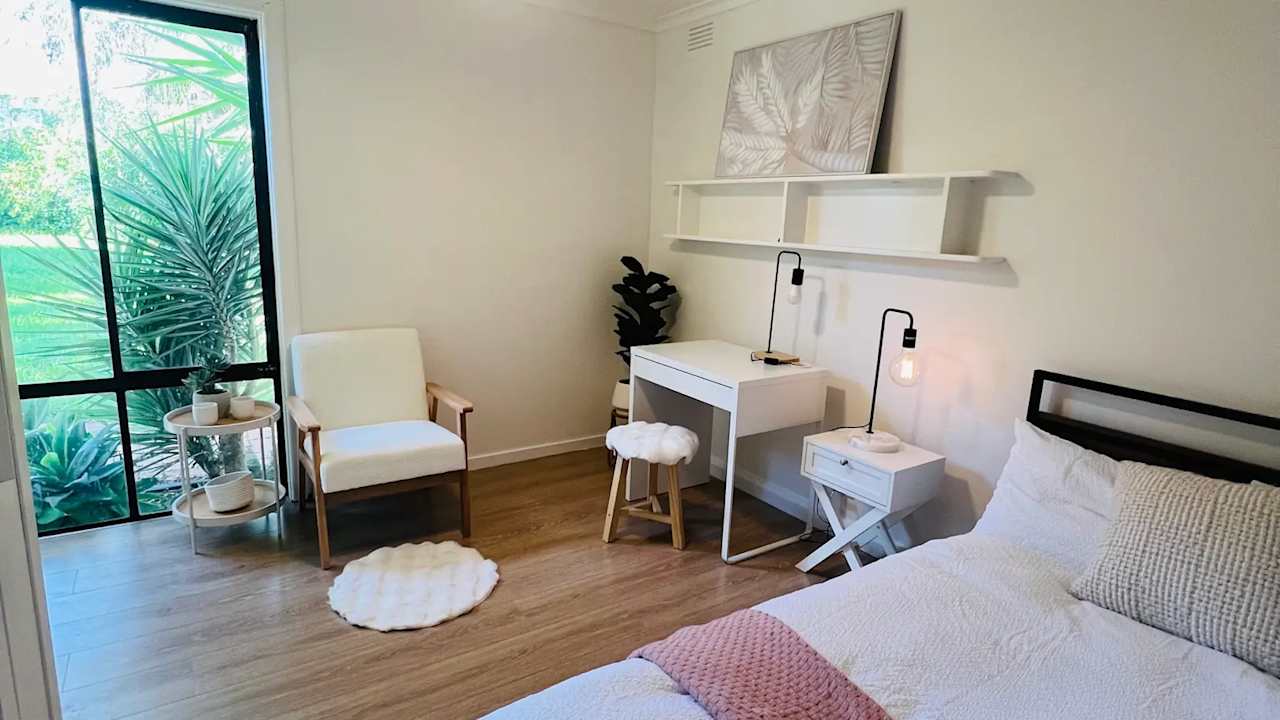 Furnished room in a share house