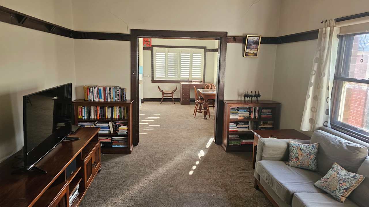 Furnished room in a flatshare