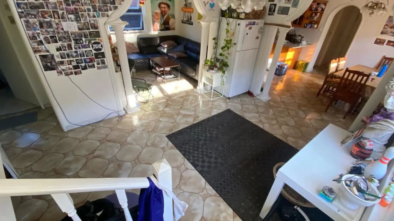Room in a share house