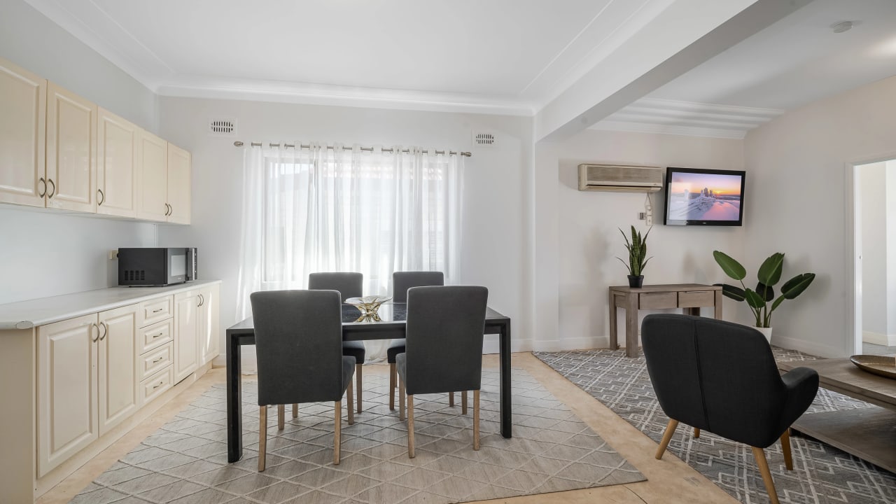 Room in a share house