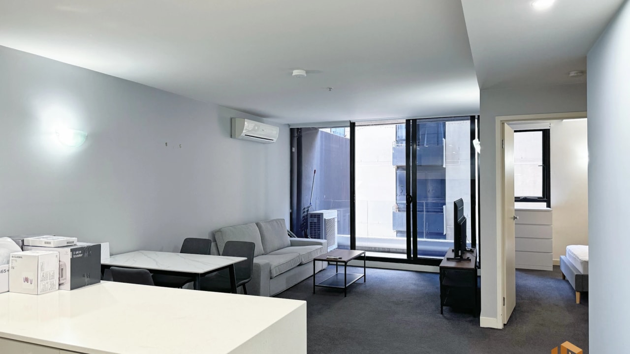 Furnished room in a flatshare