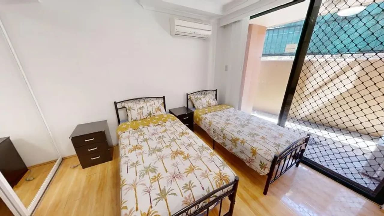 Furnished room in a flatshare