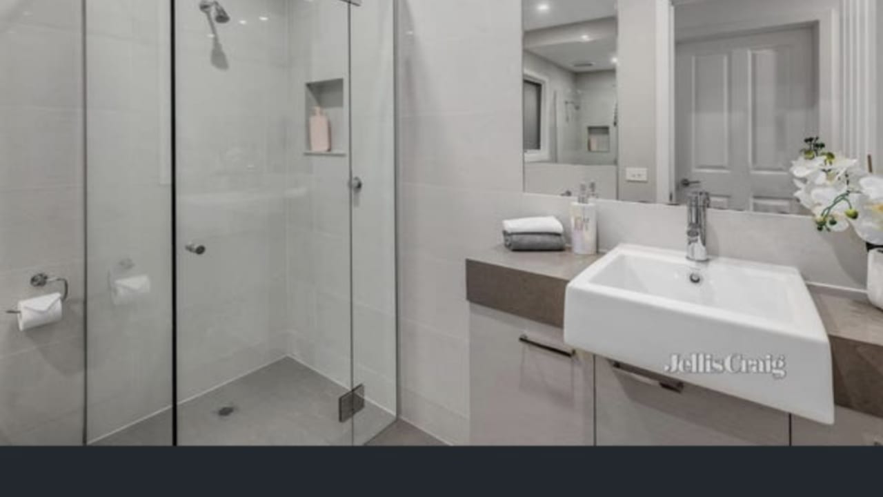 Room in a share house
