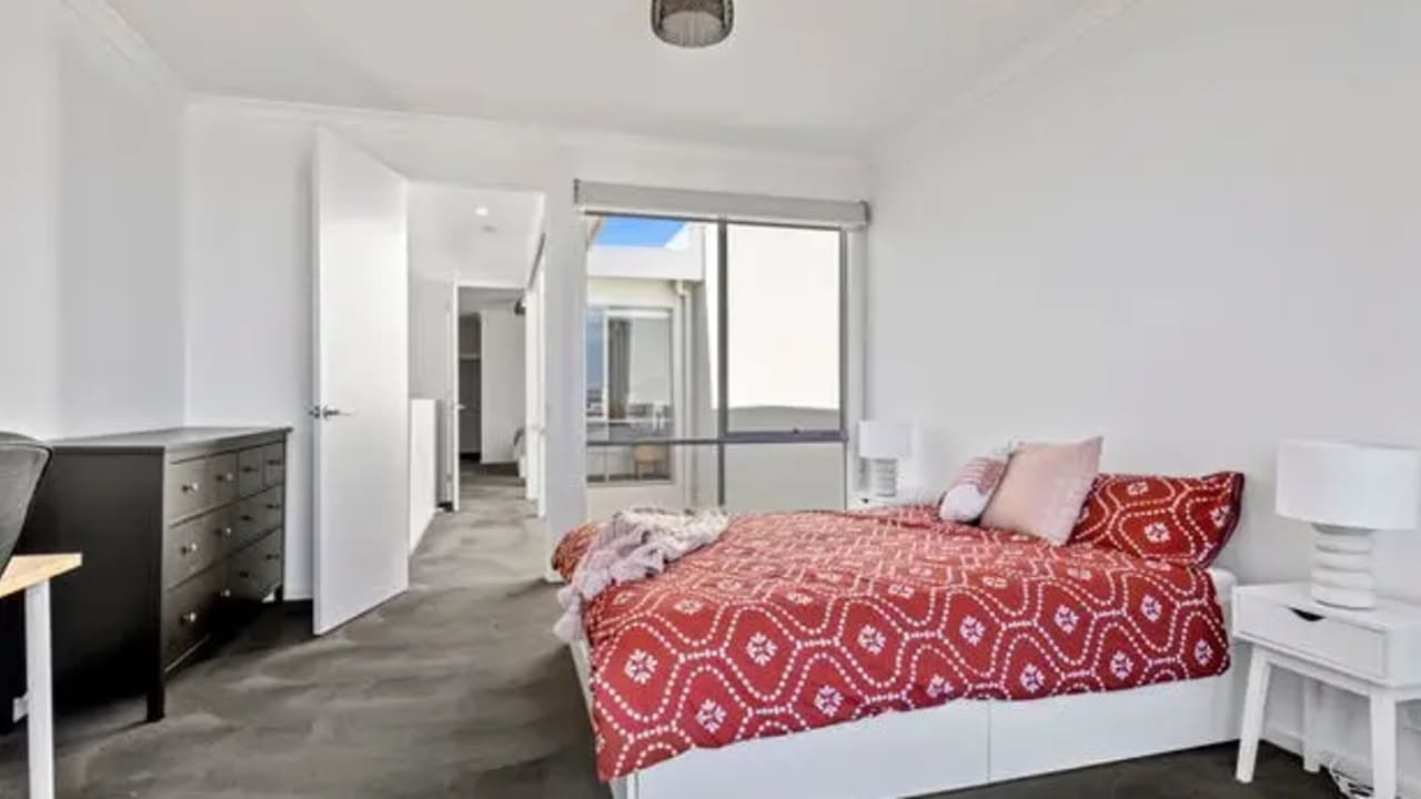 Furnished room with own bathroom